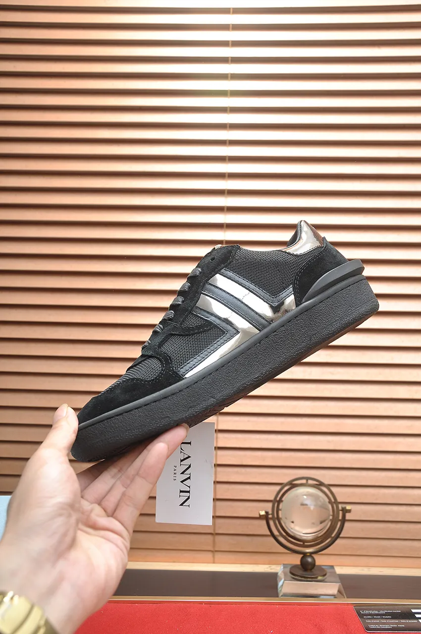Men's men's shoes💰540💶[LANVIN] The latest lace-up fashionable casual couple sneakers, high-quality CLAY couple series‼ ️ The latest trendy products of the season 🌈Many bloggers have planted grass and purchased the original open-mold customization. The upper and outsole are sewn with mark threads without edge sealing. A variety of material splicing combination design. Very versatile for fashionable and casual wear. Comfortable on the feet. Self-recommended. Upper cowhide + cow suede + breathable mesh lining. Foot-padding cowhide. Exclusive original open-mold clear logo rubber outsole ⚠️Couple standard size 36-40 for women and 38-44 for men.